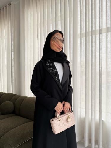 عبايه سوداء