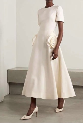 فستان بزينة ورد متوفر بعدة الوان