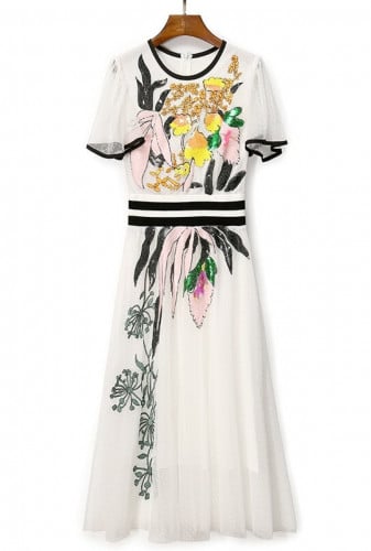 فستان ابيض مورد ميدي