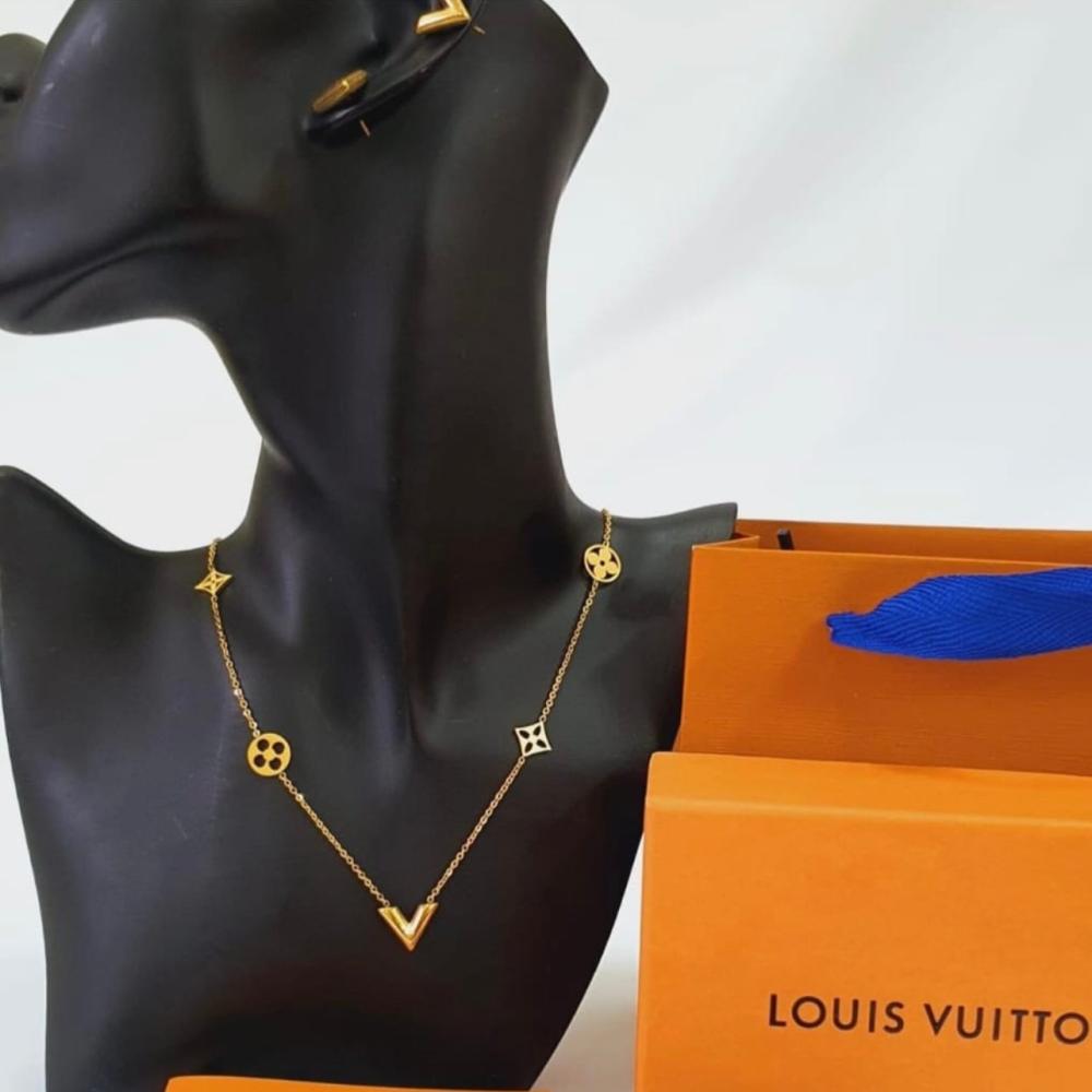 سلسال وحلق لويس فيتون LV