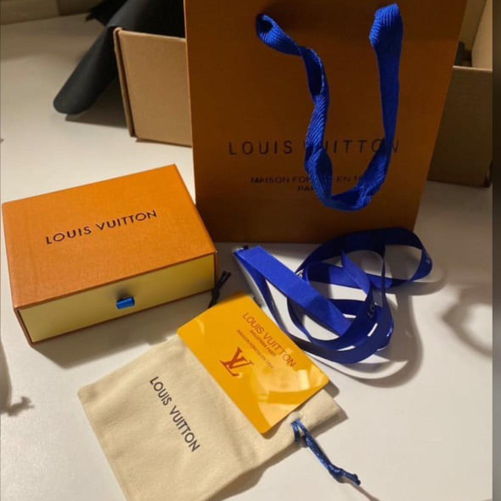 سلسال وحلق لويس فيتون LV