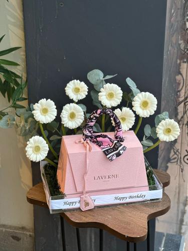 عطر الترند من لافيرن بتنسيق انيق