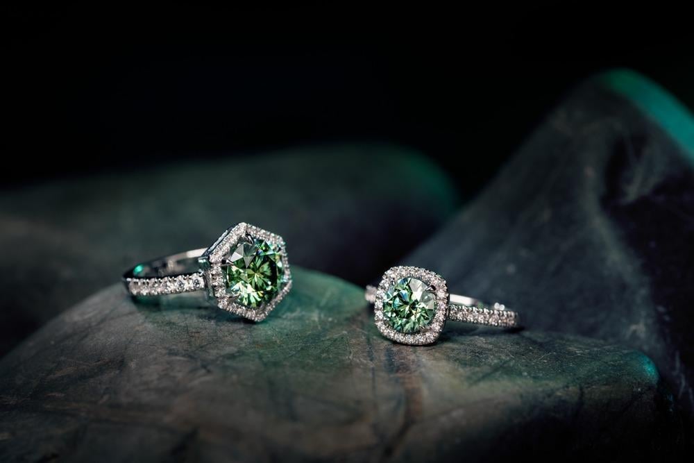 ما هو حجر الزركون في المجوهرات