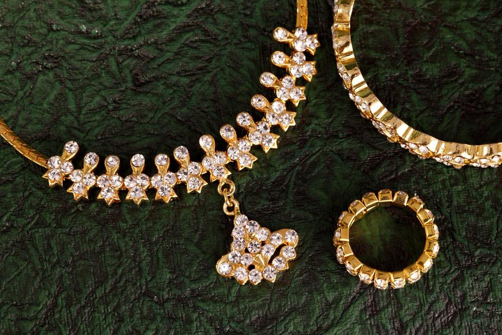 طقم شبكة ذهب