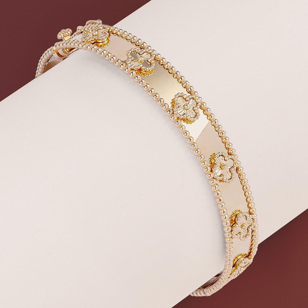 أسورة فان كليف ذهب بتصميم أنيق