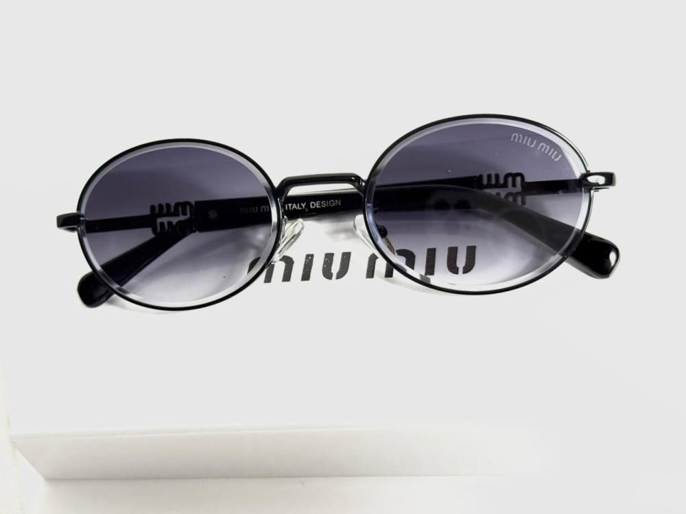 نظارة miu miu تصميم إيطالي فاخر