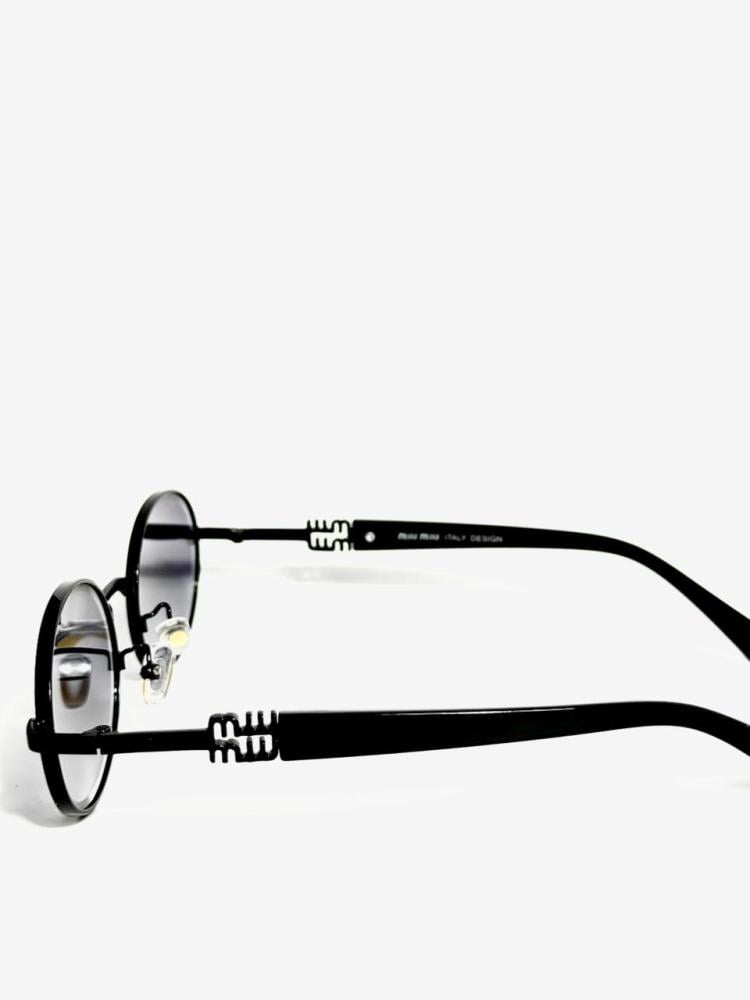 نظارة miu miu تصميم إيطالي فاخر