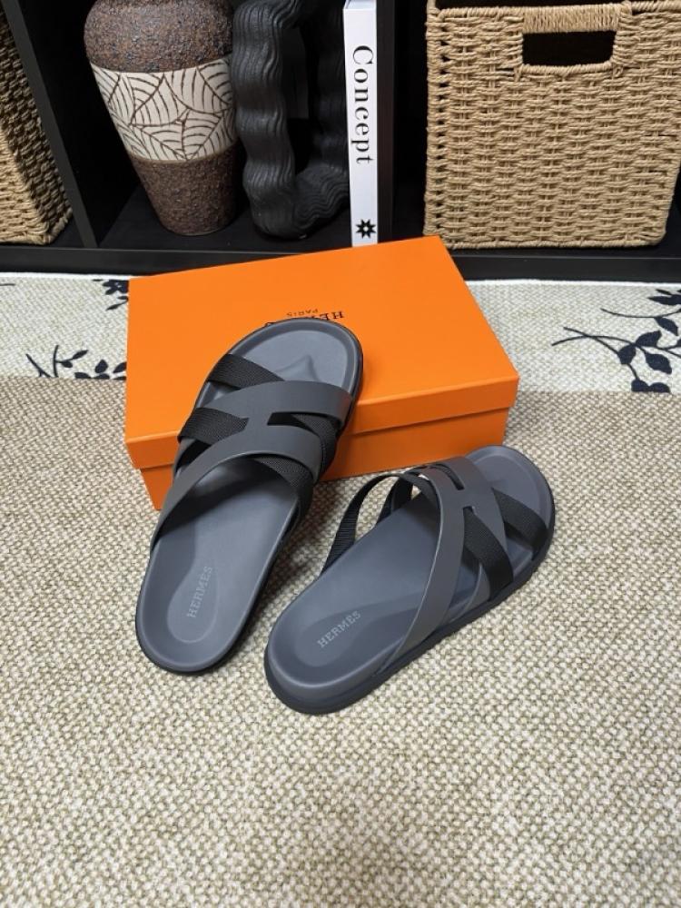 LOUIS VUITTON SLIDES