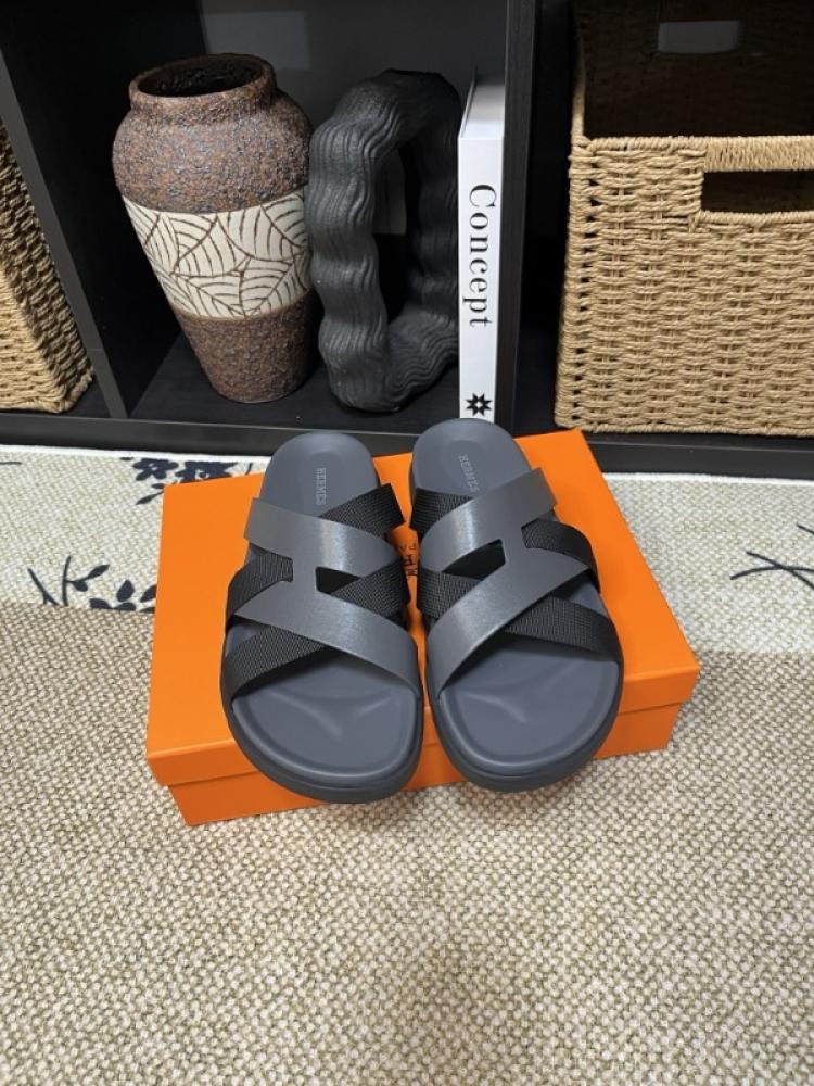 LOUIS VUITTON SLIDES