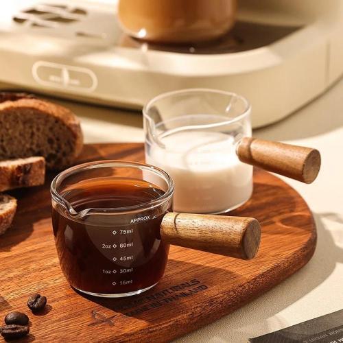 كوب قياس زجاجي