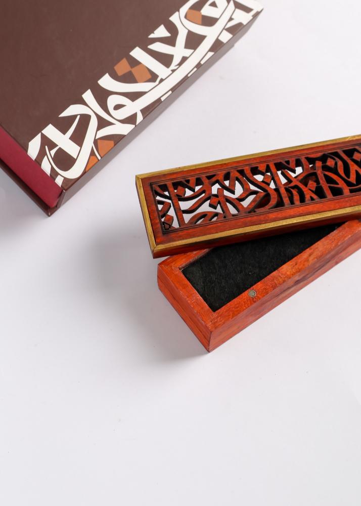 مبخرة الورد الأحمر الصغيرة