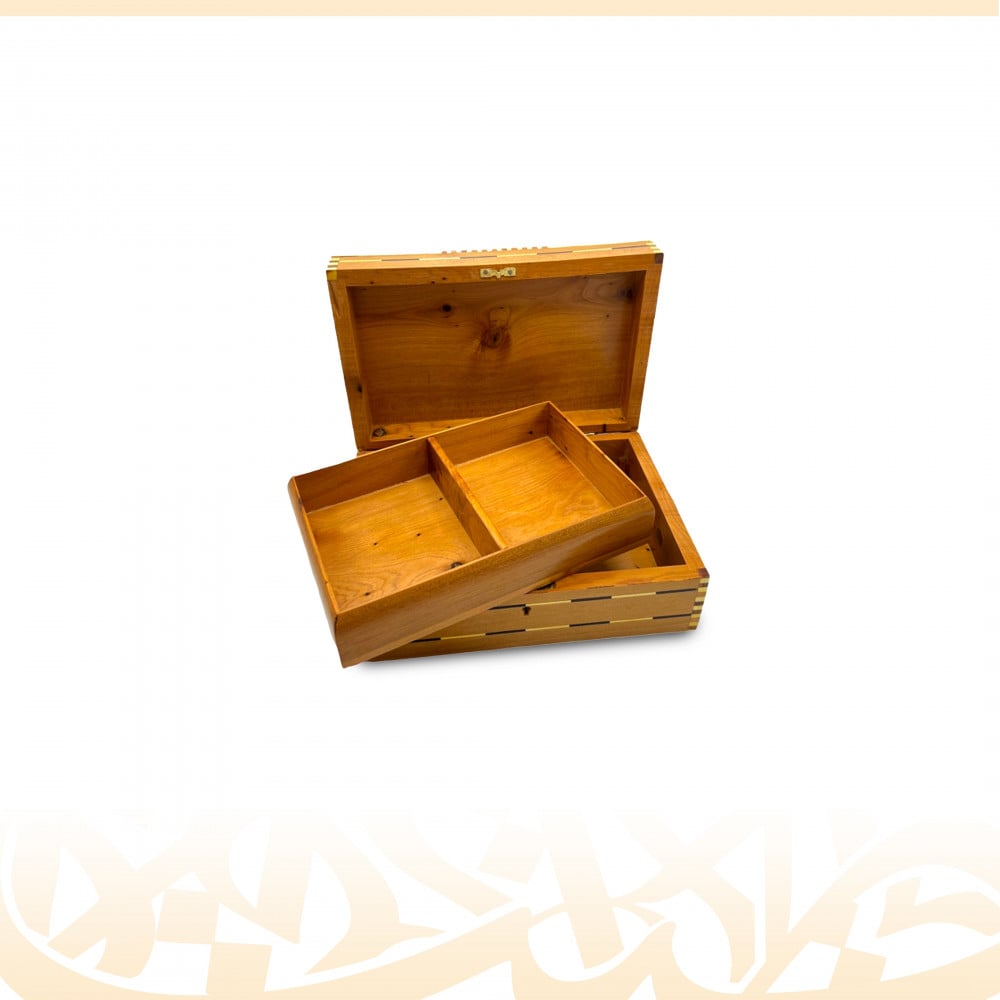 صندوق مستطيل مقسم الى قسمين مع درج سفلي