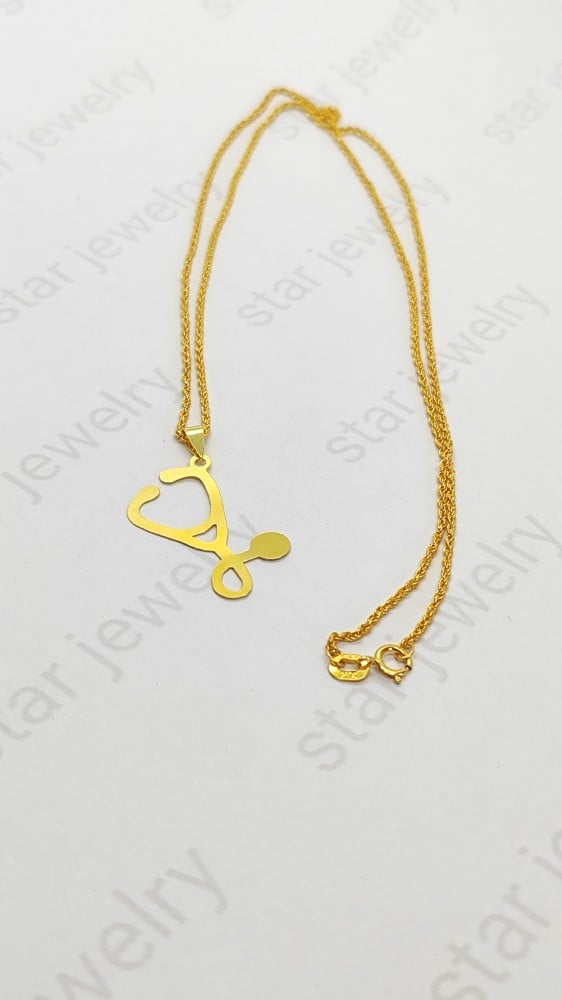 Necklace with pendant 18 inches 18k