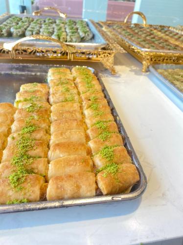 أصابع بقلاوة بالجبن