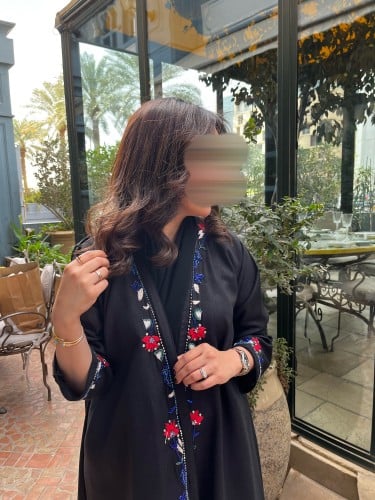 Code: 44 (أسود بتطريز ملون)