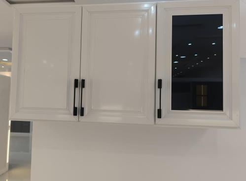 دولاب نص متر حليبي