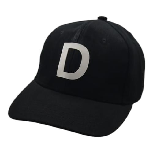 كاب حرف D  أسود مقوس