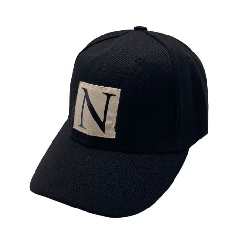 كاب أسود حرف N مقوس