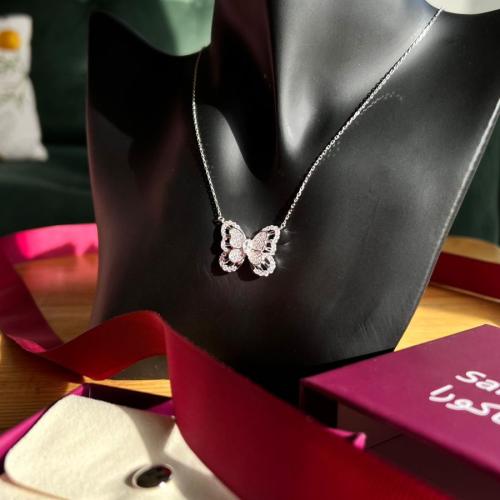 سلسال الفراشة ساكورا Butterfly Necklace Sakura