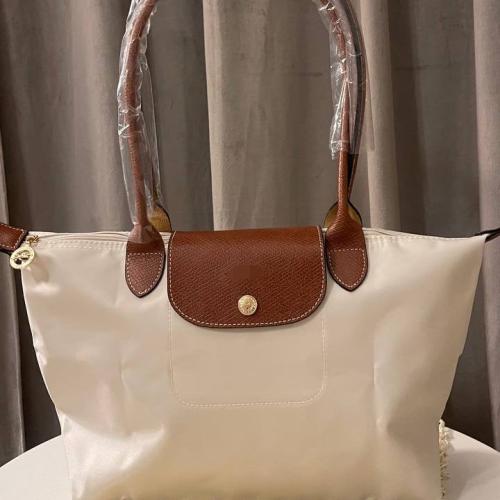 Longchamp - بيج