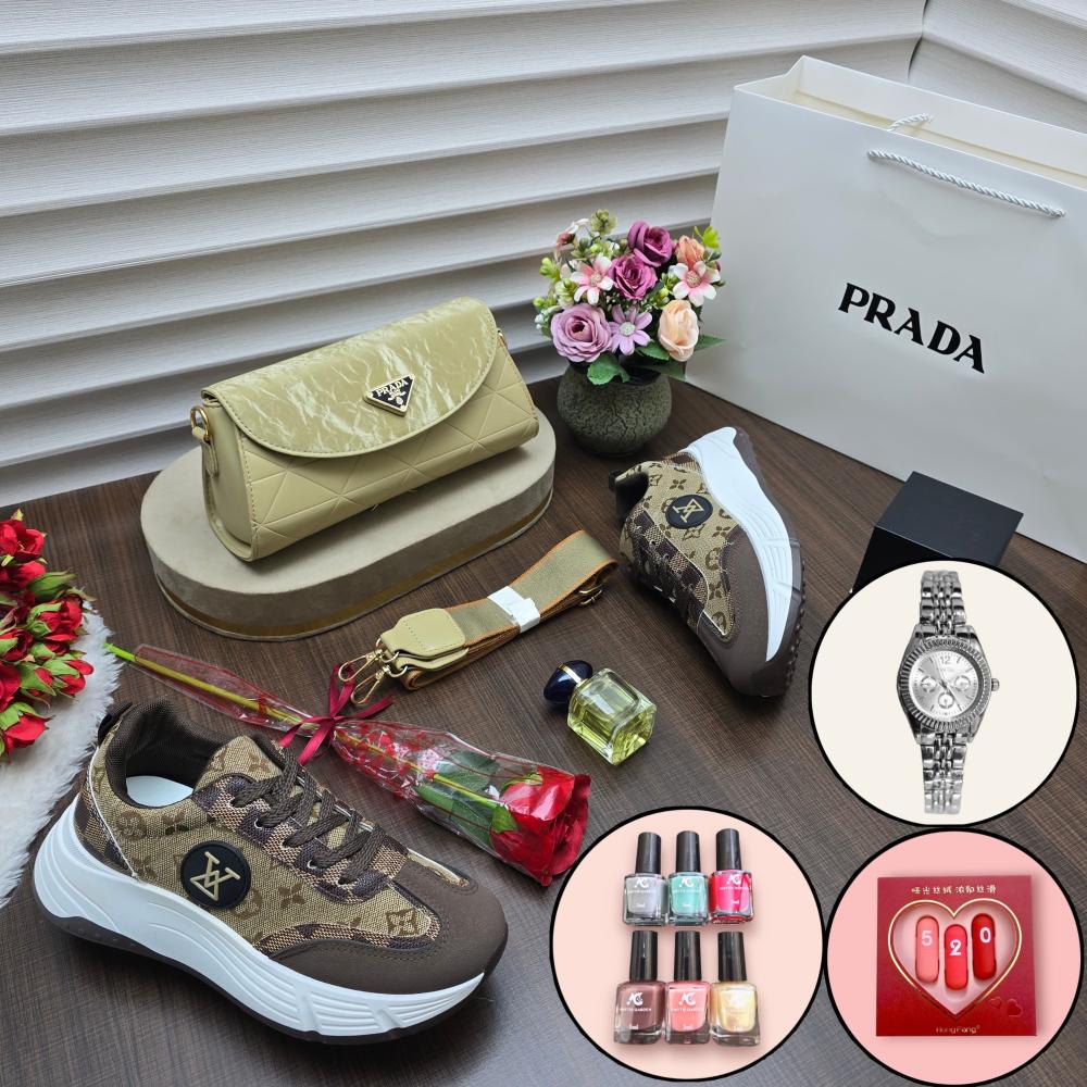 شنط راقيه ماركة برادا خامه جلديه عالية الجوده