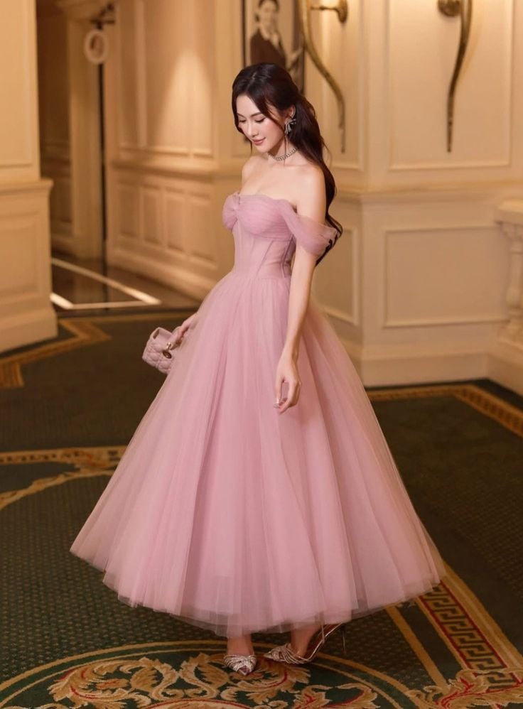 فساتين السهره الفاخرة