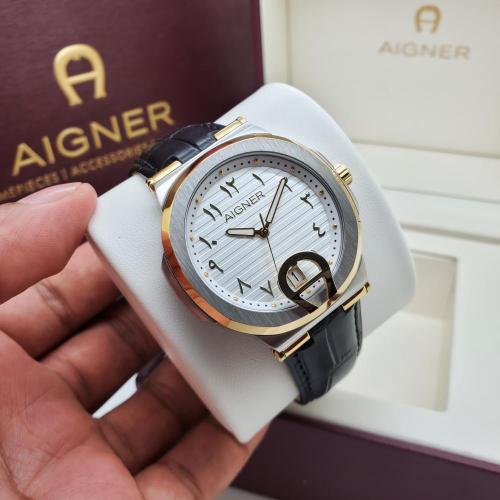 Etienne Aigner クォーツ腕時計 馬蹄型 A1021 Etienne Aigner クォーツ腕時計 馬蹄型 A1021
