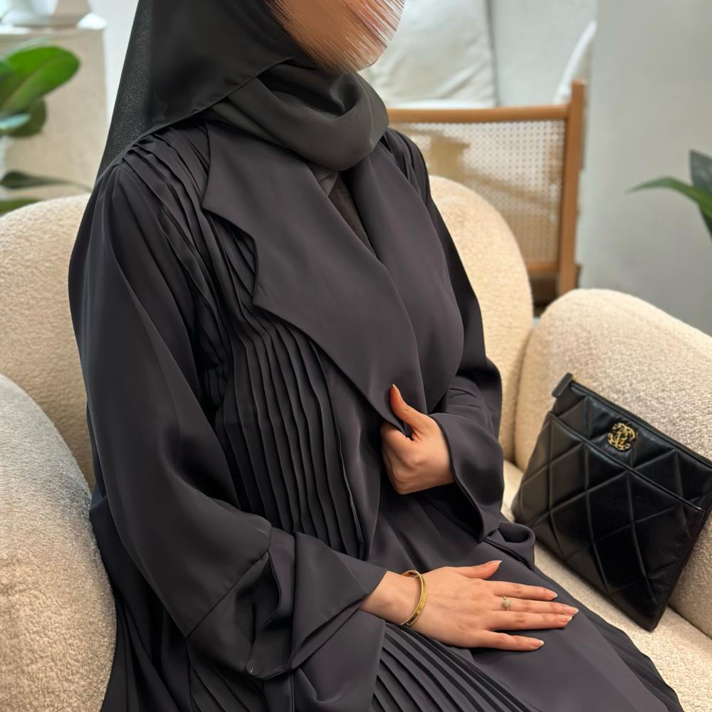 عبايه رسميه بقماش كريب حرير كوري