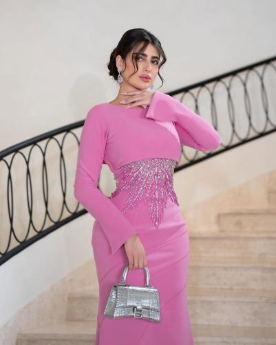 فستان سهرة ضخم