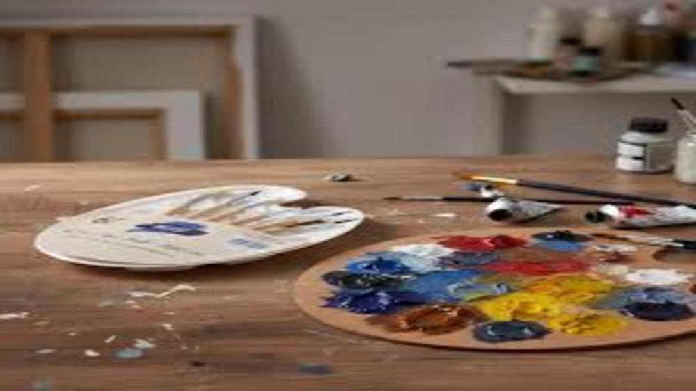 أدوات للرسم والتلوين