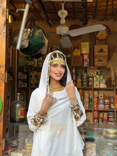 عبايه قماش الفرسان الذهبي كريب متوسط السماكه لون ب...