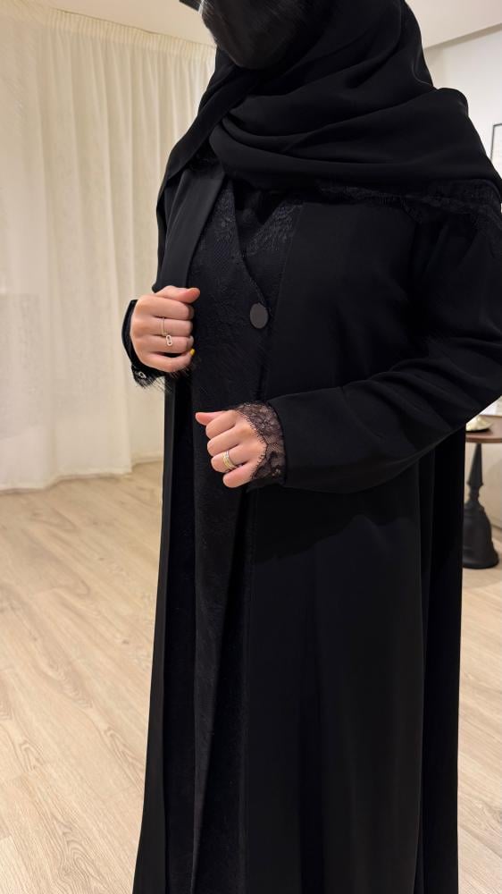 عباية بأكمام دانتيل