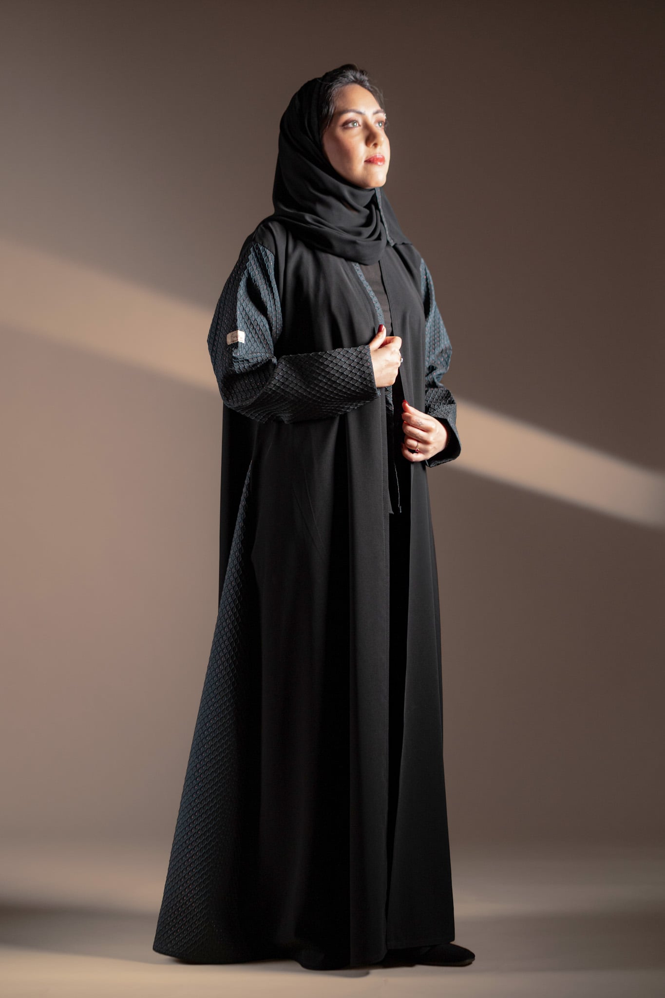 عباية زاهيه