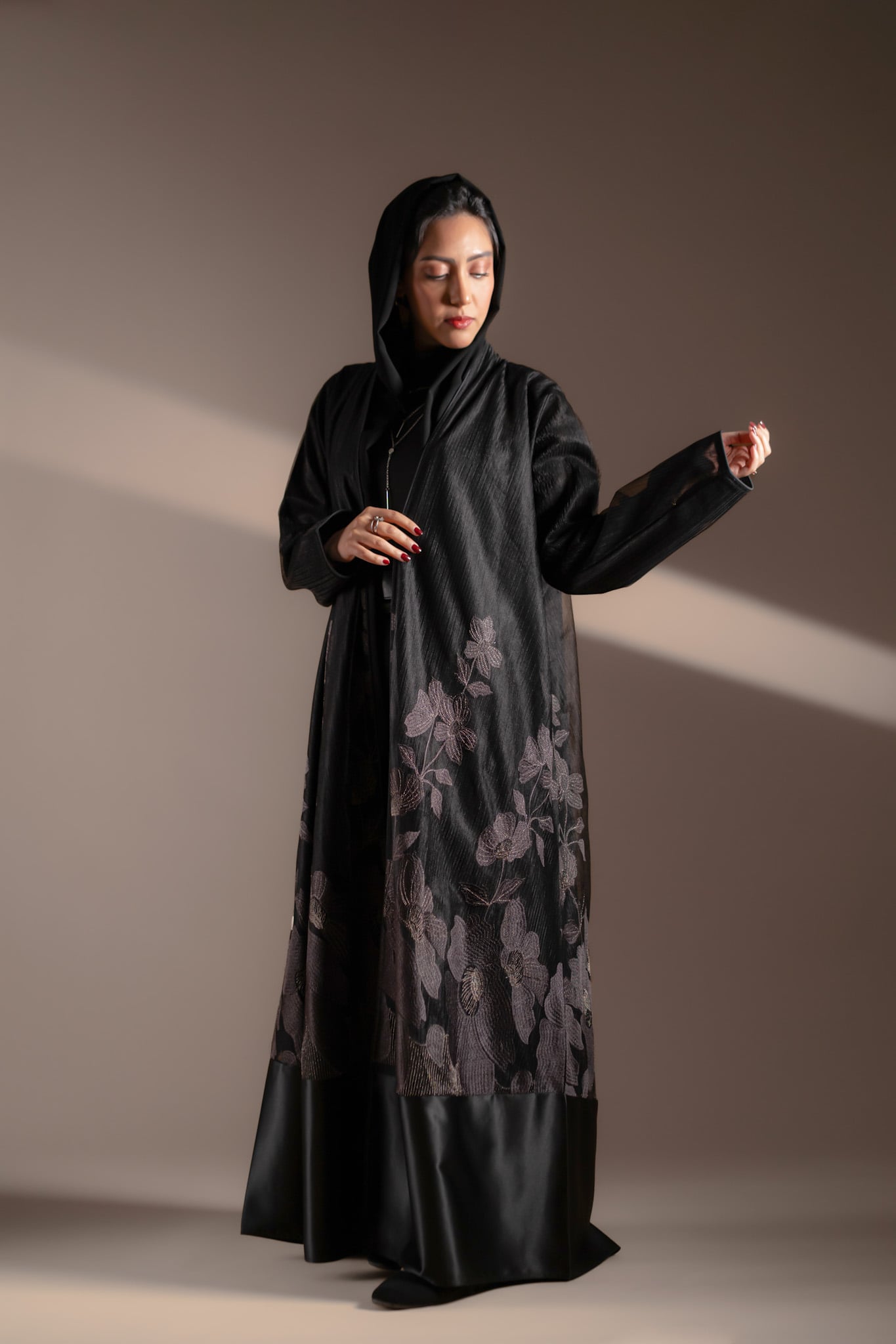 عباية تروست