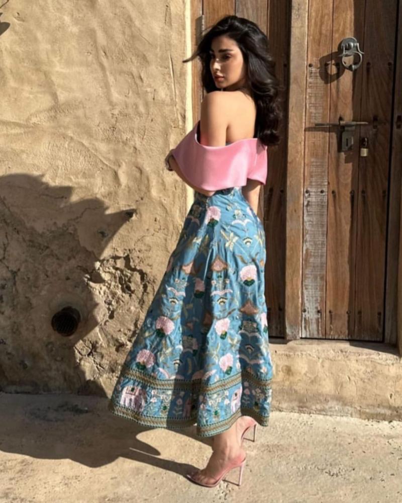 فستان ميد مشجر قص مطرز راقي