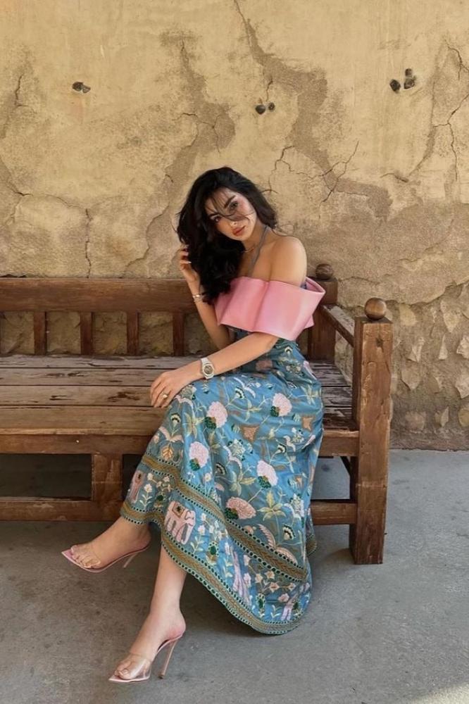 فستان ميد مشجر قص مطرز راقي