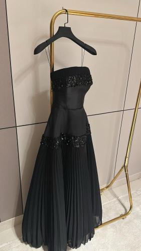 فستان اسود فخم