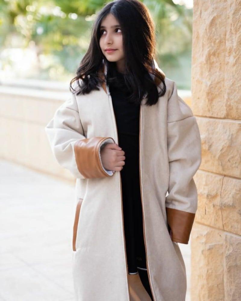 فروة اطفال بالاسم قماش جوخ مع جلد على الاطراف