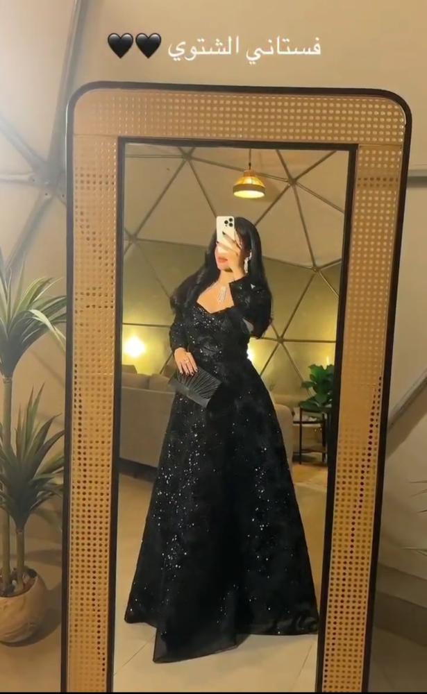 فستان سهره شك مورد مخمل؟