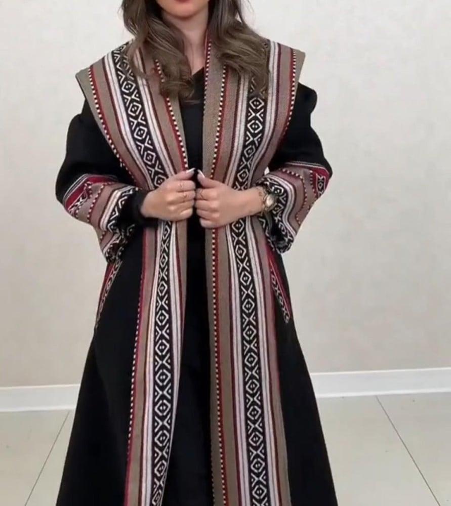 بشت شتوي انيق مطرز بالسدو