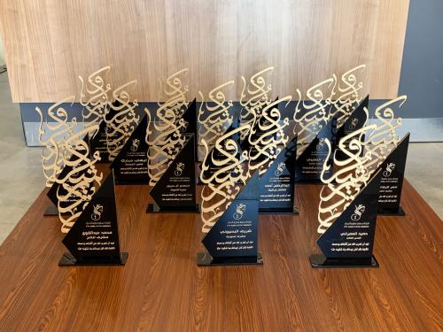 تصميم دروع اكريليك شكرا حسب طلب العميل