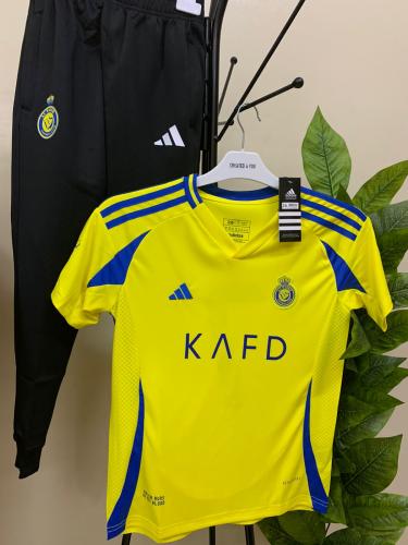 طقم النصر الرياضي – تيشيرت نص أصفر مع بنطلون أسود...