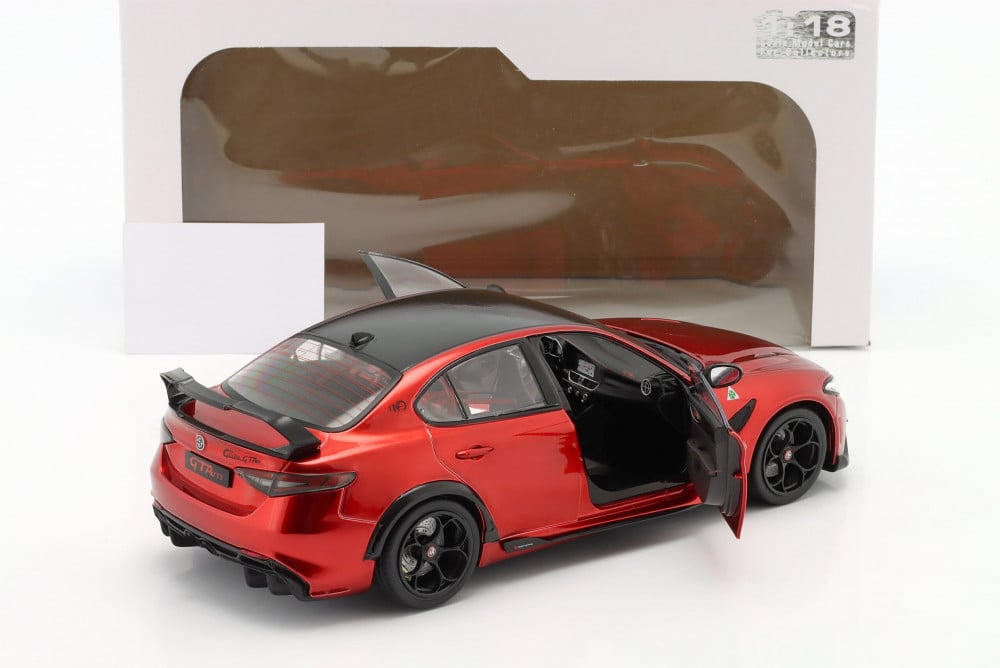 Alfa Romeo Giulia GTAM year 2021 red 1:18 Solido