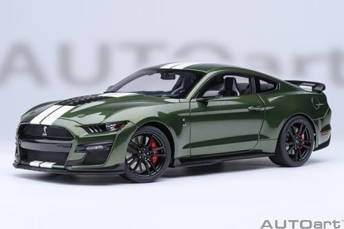 Autoart 1/18 73097  FORD MUSTANG SHELBY GT500 (ERUPTION GREEN)