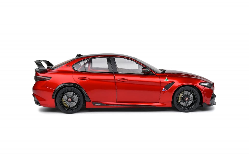 Alfa Romeo Giulia GTAM year 2021 red 1:18 Solido