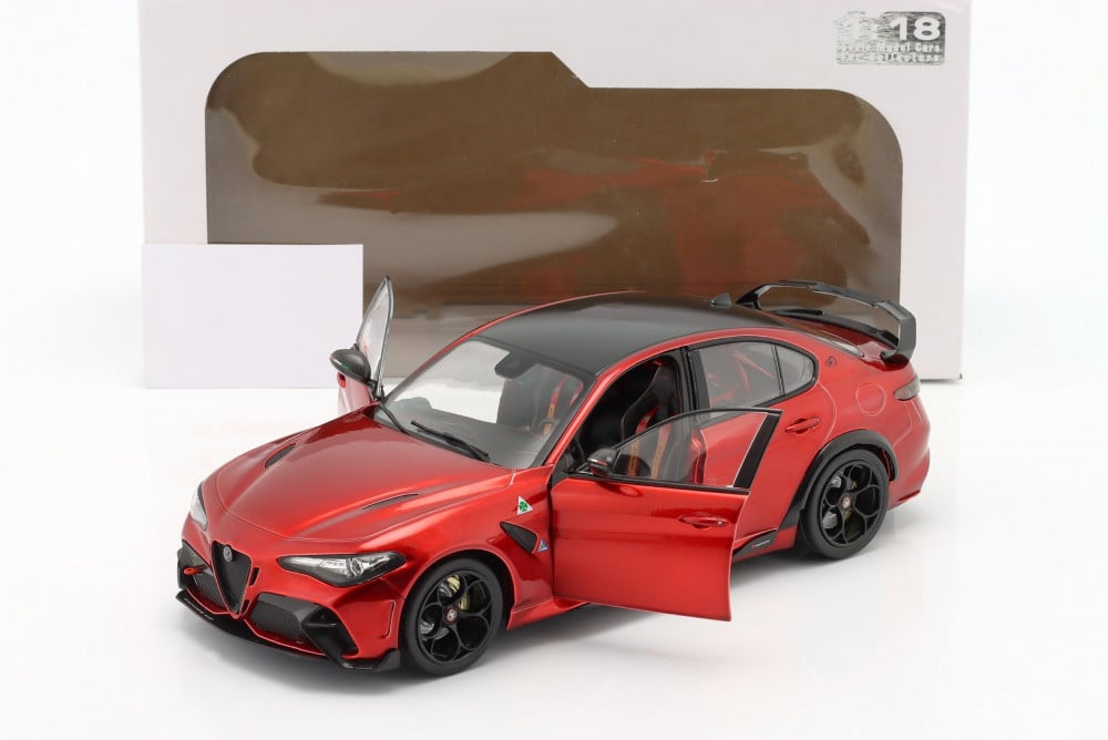 Alfa Romeo Giulia GTAM year 2021 red 1:18 Solido
