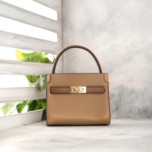 شنطة tory burch