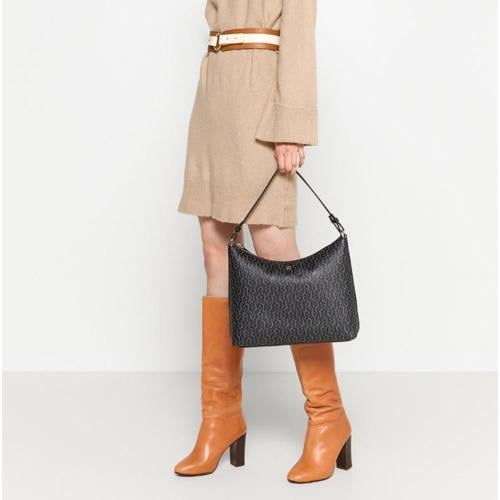 شنطة aigner