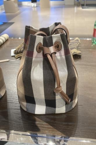 شنطة burberry