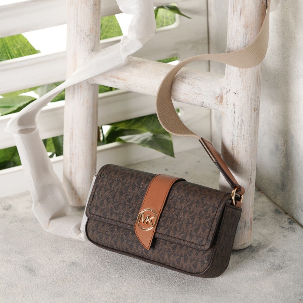 شنطة michael kors